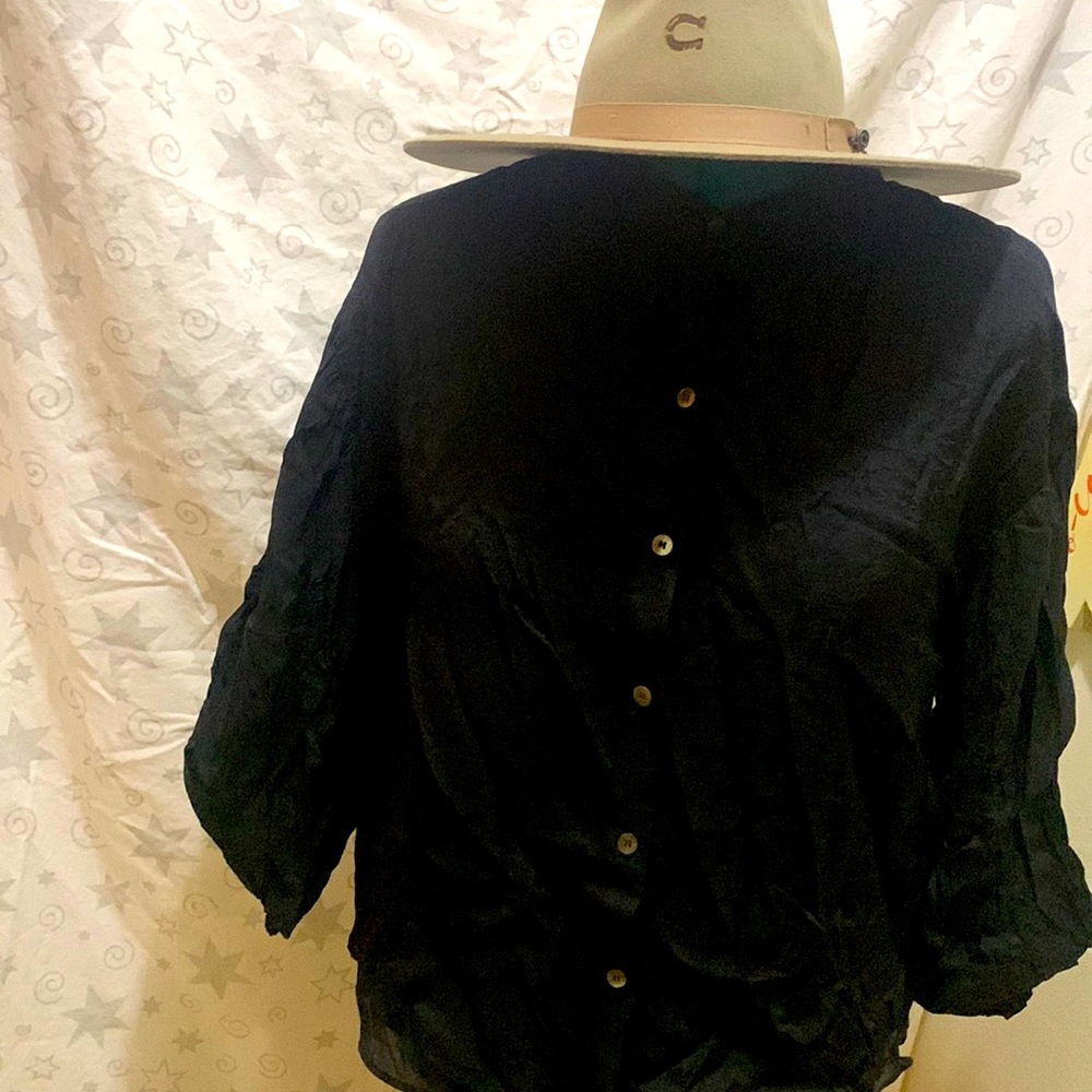 Black shirt long sleeves good condition free pets